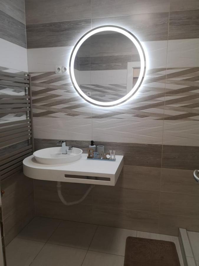 Relax Beach Apartman Hajdúszoboszló Екстериор снимка