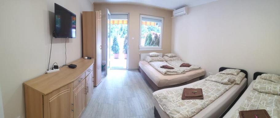 Relax Beach Apartman Hajdúszoboszló Екстериор снимка