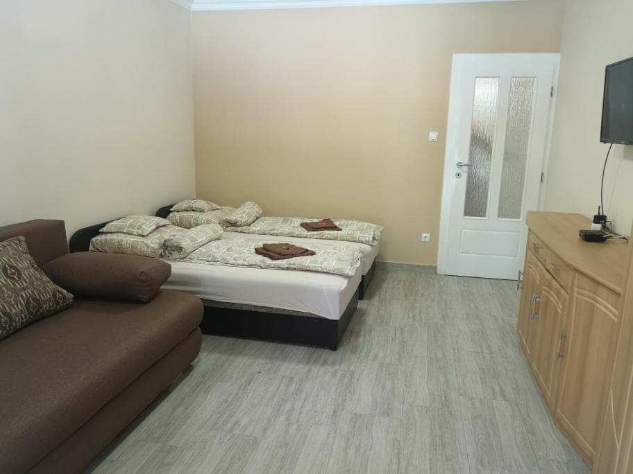 Relax Beach Apartman Hajdúszoboszló Екстериор снимка