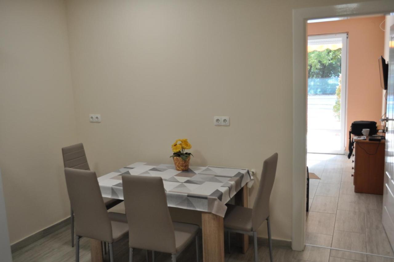 Relax Beach Apartman Hajdúszoboszló Екстериор снимка