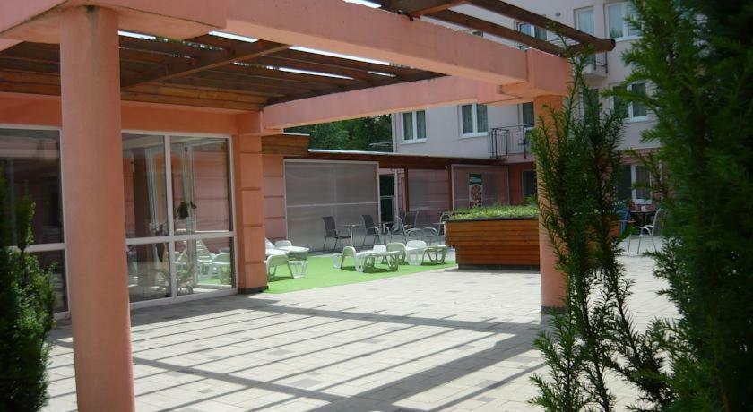Relax Beach Apartman Hajdúszoboszló Екстериор снимка